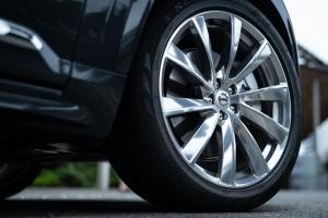 Volvo XC90 T8 Excellence 2015 года  (JP)